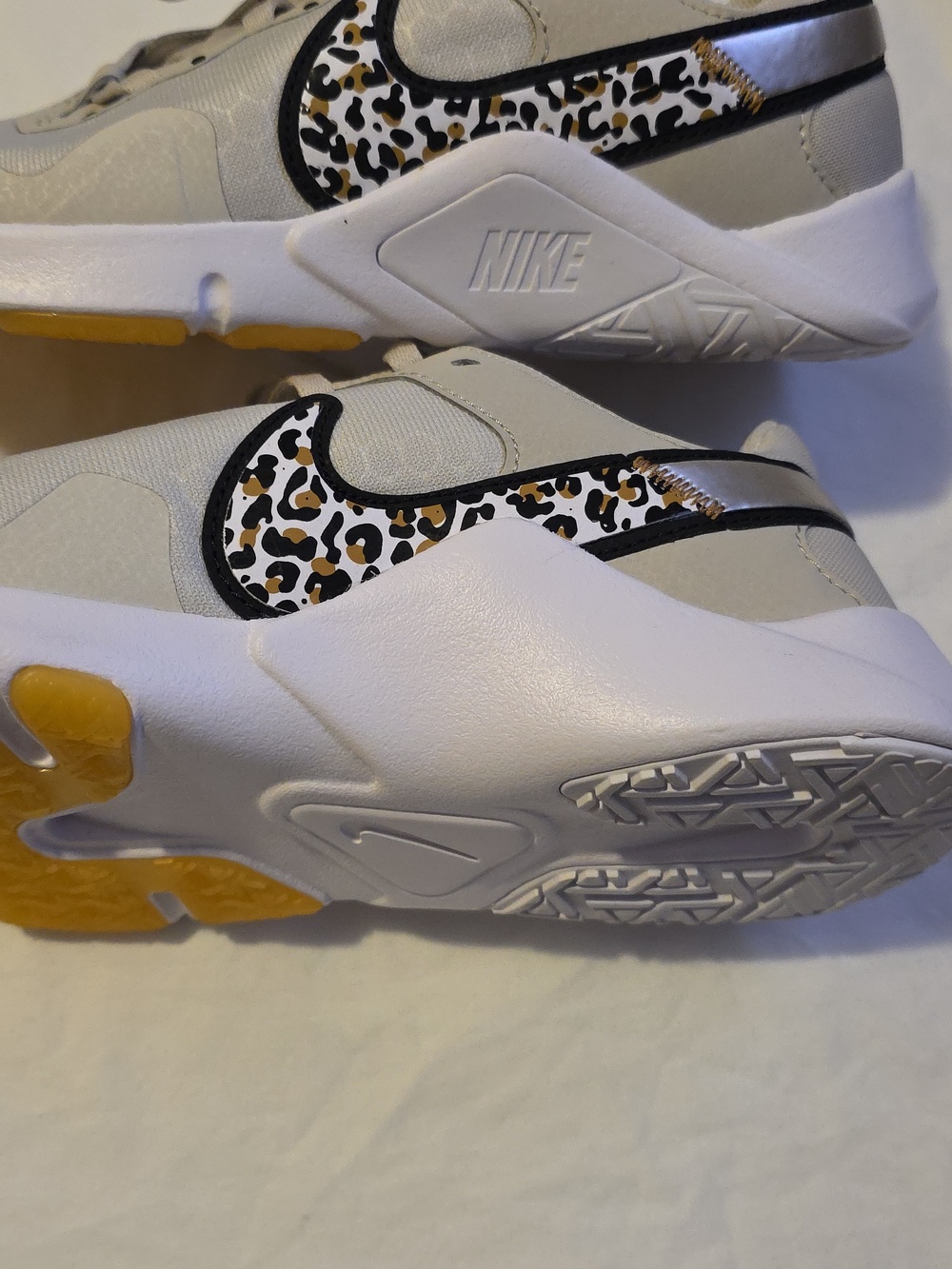 Nike Womens Training Shoes Size 8.5 - Picture 5 of 7